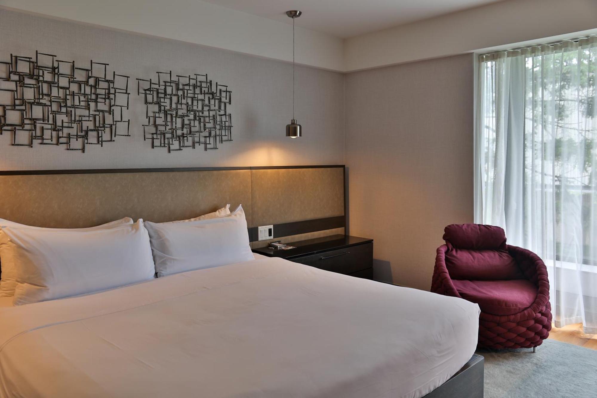 Hotel Bonaventure Montreal Exterior photo