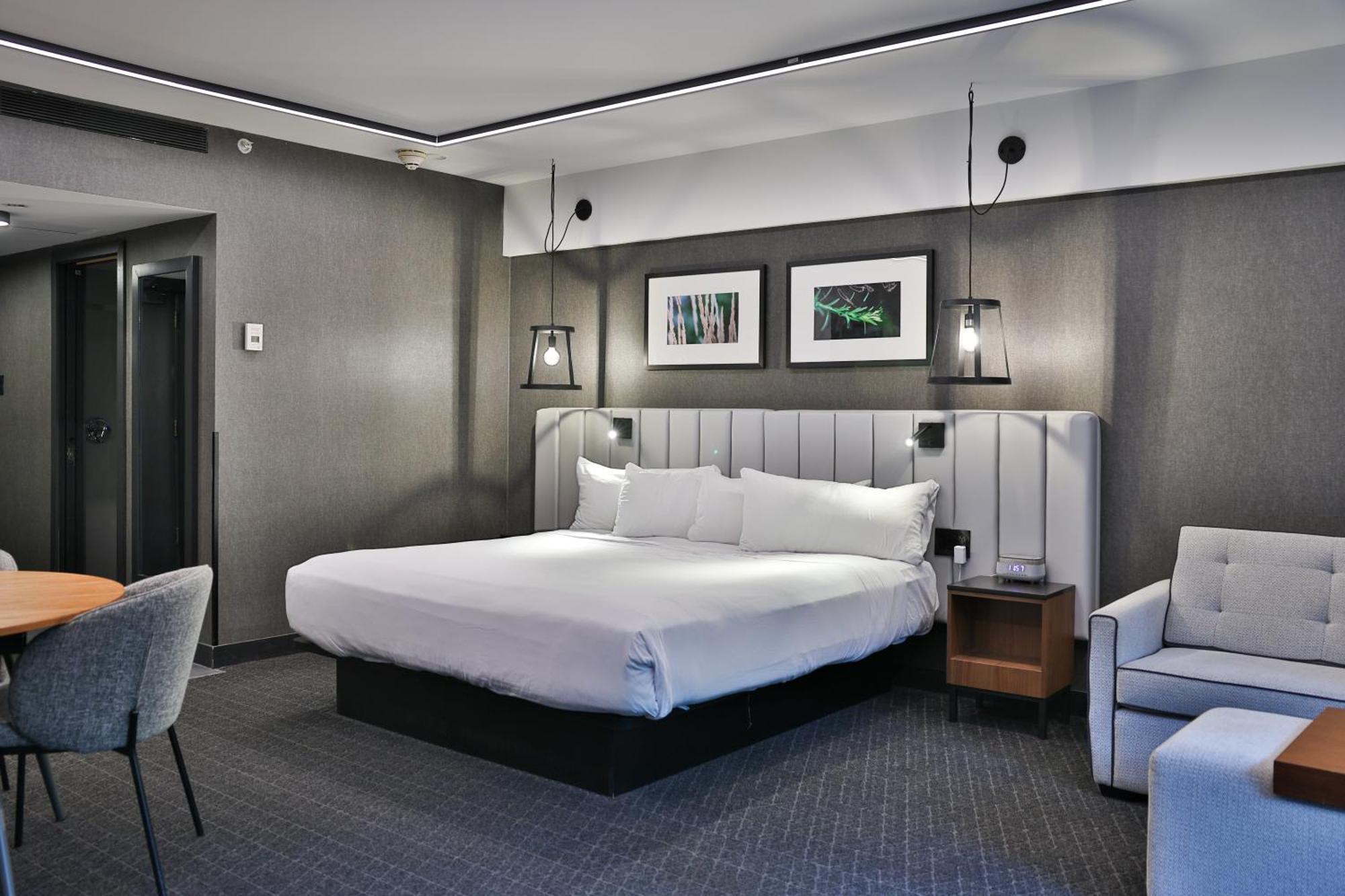 Hotel Bonaventure Montreal Exterior photo